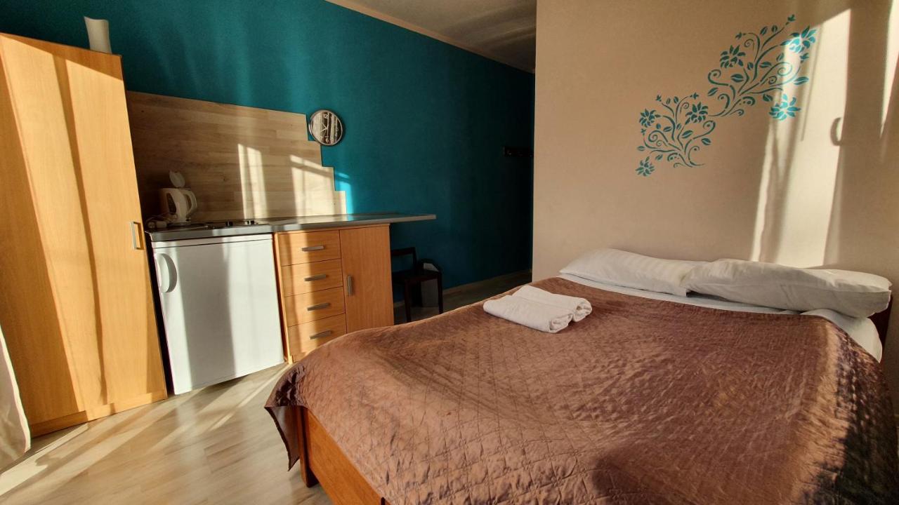 Zakoporoniec Apartment โปโรนิน ภายนอก รูปภาพ