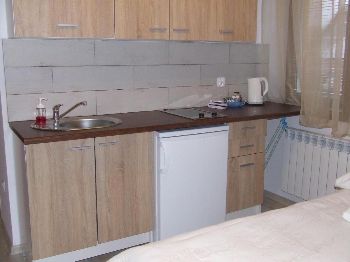Zakoporoniec Apartment โปโรนิน ภายนอก รูปภาพ